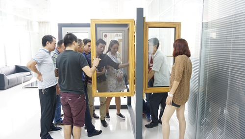 2015年富轩商学院(第一期)导购培训班精彩图文报道 2015年富轩商学院(第一期)导购培训班精彩图文报道